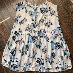 🎉HP🎉 Lucky Brand Flowy Sleeveless Top